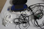 PSP Sony bleu avec ces acessoirs